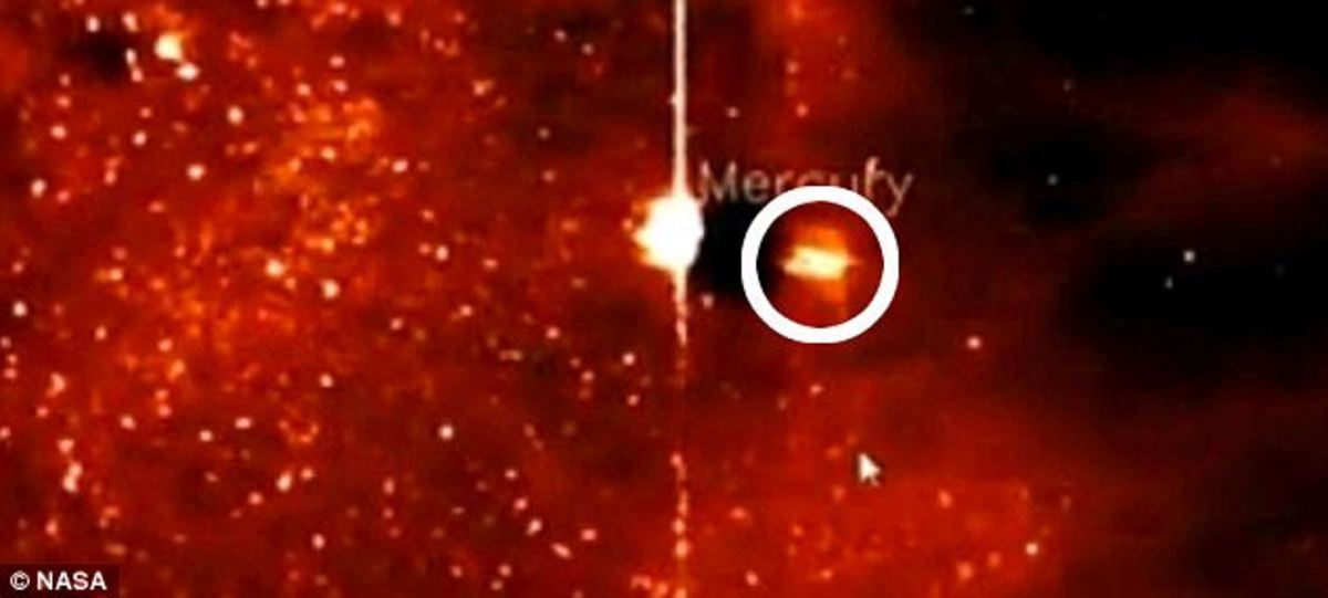 Οι εξωγήινοι πάρκαραν το διαστημόπλοιο τους δίπλα στον Ερμή; VIDEO | Newsit.gr Οι εξωγήινοι πάρκαραν το διαστημόπλοιο τους δίπλα στον Ερμή; VIDEO | Newsit.gr
