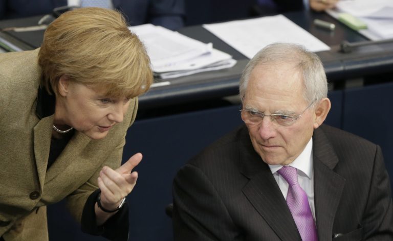 Der Spiegel: Μέρκελ και Σόιμπλε μπλοκάρουν τη λύση για την Ελλάδα | Newsit.gr Der Spiegel: Μέρκελ και Σόιμπλε μπλοκάρουν τη λύση για την Ελλάδα | Newsit.gr