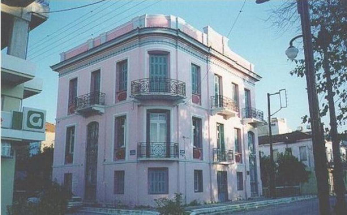 Αμαλιάδα: Διέρρηξαν το Λαογραφικό Μουσείο και έκλεψαν εκθέματα! | Newsit.gr Αμαλιάδα: Διέρρηξαν το Λαογραφικό Μουσείο και έκλεψαν εκθέματα! | Newsit.gr