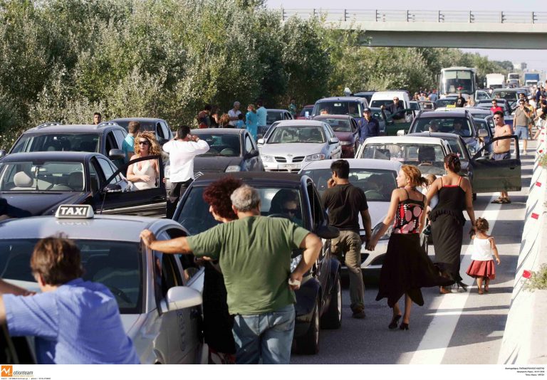 Λάρισα: Μποτιλιάρισμα στα Τέμπη από ατύχημα! | Newsit.gr Λάρισα: Μποτιλιάρισμα στα Τέμπη από ατύχημα! | Newsit.gr