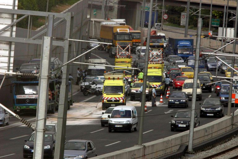 Μποτιλιάρισμα στη Ρωσία από «ματάκηδες» | Newsit.gr Μποτιλιάρισμα στη Ρωσία από «ματάκηδες» | Newsit.gr