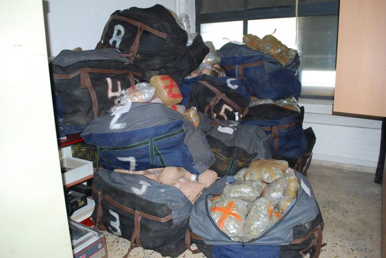 Ιωάννινα: Κατασχέθηκε μεγάλη ποσότητα ναρκωτικών | Newsit.gr Ιωάννινα: Κατασχέθηκε μεγάλη ποσότητα ναρκωτικών | Newsit.gr