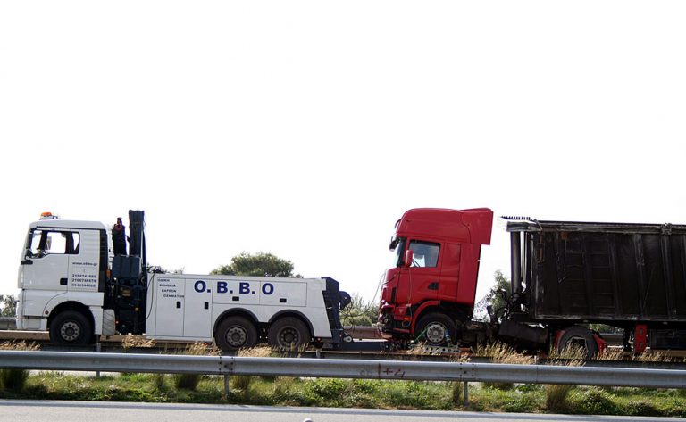 “Μπλόκο” στην περιφερειακή Θεσσαλονίκης – Δίπλωσε νταλίκα | Newsit.gr “Μπλόκο” στην περιφερειακή Θεσσαλονίκης – Δίπλωσε νταλίκα | Newsit.gr