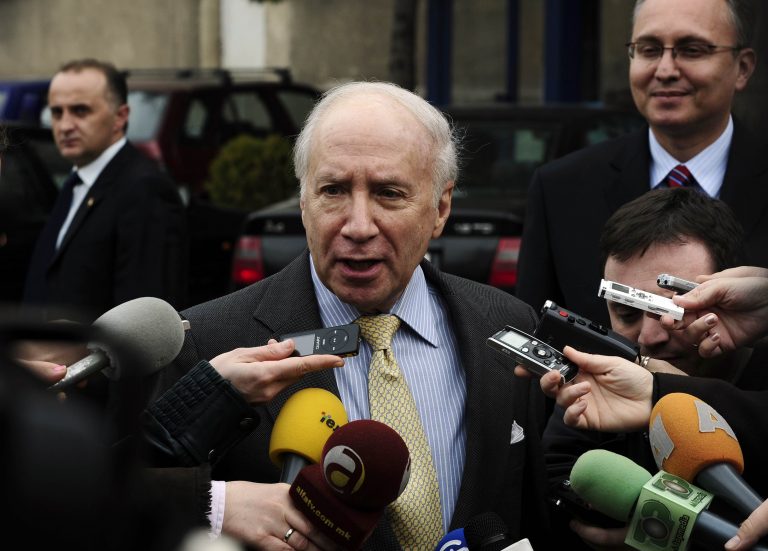 Φτάνει στην Αθήνα ο Νίμιτς | Newsit.gr Φτάνει στην Αθήνα ο Νίμιτς | Newsit.gr