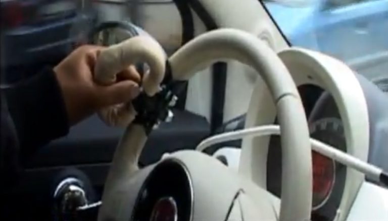 Θεσσαλονίκη: Ο πρώτος Έλληνας οδηγός χωρίς χέρια – Βίντεο! | Newsit.gr Θεσσαλονίκη: Ο πρώτος Έλληνας οδηγός χωρίς χέρια – Βίντεο! | Newsit.gr