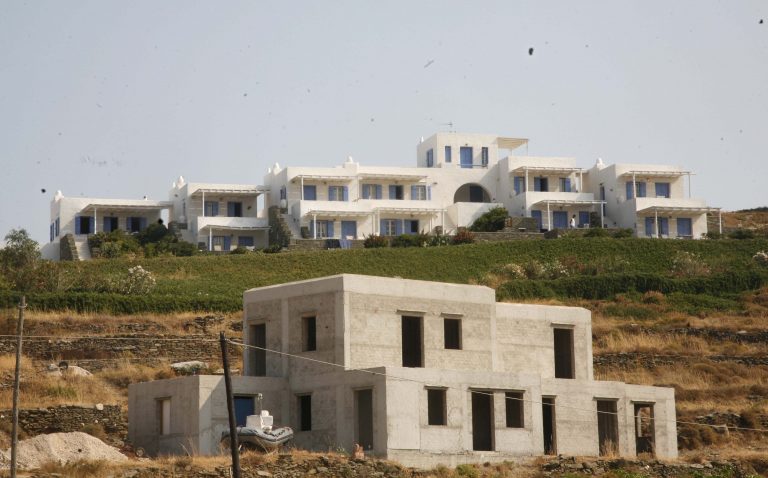 Αλλάζουν πάλι τα πρόστιμα για τους ημιυπαίθριους | Newsit.gr Αλλάζουν πάλι τα πρόστιμα για τους ημιυπαίθριους | Newsit.gr