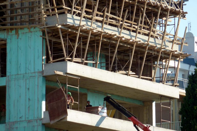 Κατέρρευσε η οικοδομή στην Ελλάδα | Newsit.gr Κατέρρευσε η οικοδομή στην Ελλάδα | Newsit.gr