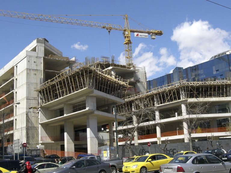 Φυλακή και πρόστιμα για τους ημιυπαίθριους | Newsit.gr Φυλακή και πρόστιμα για τους ημιυπαίθριους | Newsit.gr