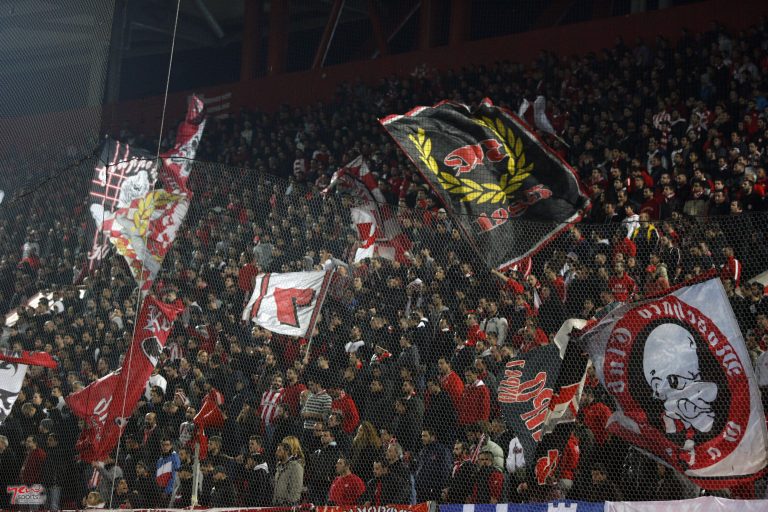 Θύρα 7 προς τους παίκτες του Ολυμπιακού: Τελειώστε τους! | Newsit.gr Θύρα 7 προς τους παίκτες του Ολυμπιακού: Τελειώστε τους! | Newsit.gr