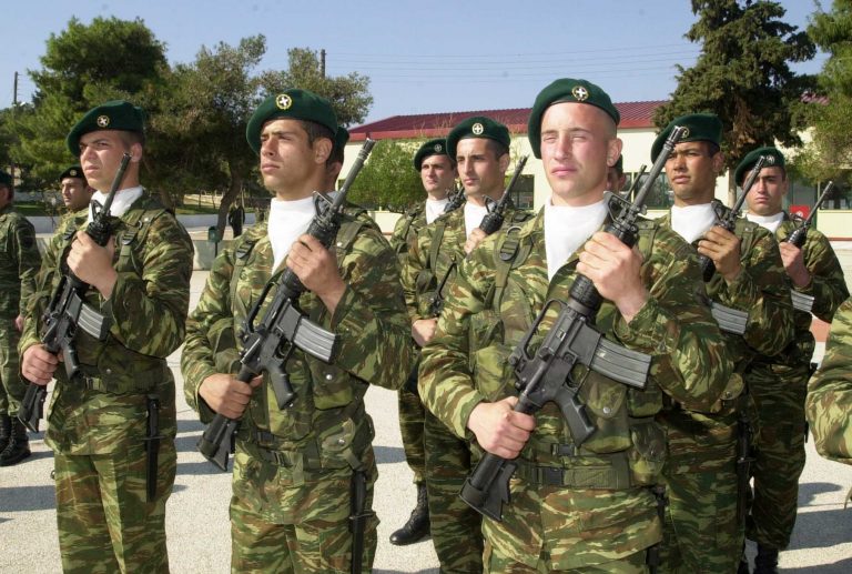 Η τρόικα βάζει χέρι στις μονιμοποιήσεις οπλιτών στο Στρατό | Newsit.gr Η τρόικα βάζει χέρι στις μονιμοποιήσεις οπλιτών στο Στρατό | Newsit.gr