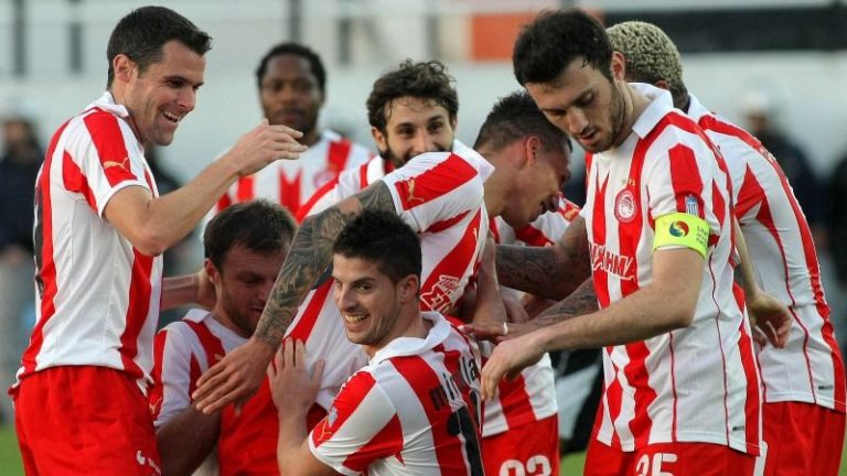 «Ερυθρόλευκο» εξπρές τίτλων! | Newsit.gr «Ερυθρόλευκο» εξπρές τίτλων! | Newsit.gr
