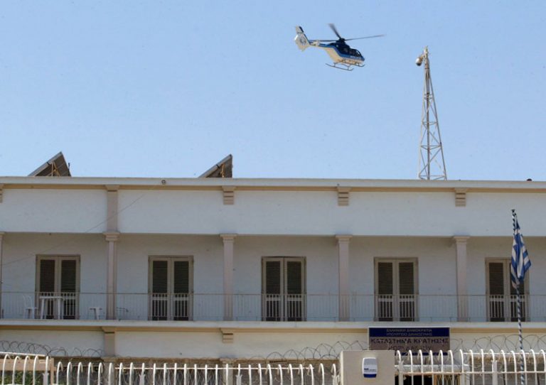 Οι αποδράσεις με ελικόπτερο που έγραψαν ιστορία! | Newsit.gr Οι αποδράσεις με ελικόπτερο που έγραψαν ιστορία! | Newsit.gr