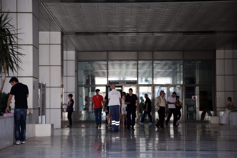 Παραδόθηκε ο πρώην αντιπρύτανης Γετίμης που κατηγορείται για το σκάνδαλο στο Πάντειο | Newsit.gr Παραδόθηκε ο πρώην αντιπρύτανης Γετίμης που κατηγορείται για το σκάνδαλο στο Πάντειο | Newsit.gr