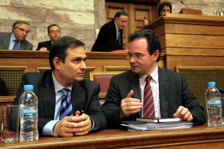 Σκληρό παζάρι για 13ο μισθό στον ιδιωτικό τομέα | Newsit.gr Σκληρό παζάρι για 13ο μισθό στον ιδιωτικό τομέα | Newsit.gr