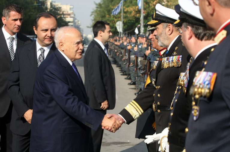 Συγκλονιστική επιστολή στρατιωτικού προς τον Κάρολο Παπούλια! | Newsit.gr Συγκλονιστική επιστολή στρατιωτικού προς τον Κάρολο Παπούλια! | Newsit.gr