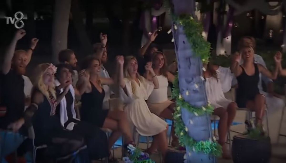 Survivor Πάρτι Ένωσης: Ο Ρουβάς, ο ξέφρενος χορός των παικτών και τα κρυφά τους…ταλέντα | Newsit.gr Survivor Πάρτι Ένωσης: Ο Ρουβάς, ο ξέφρενος χορός των παικτών και τα κρυφά τους…ταλέντα | Newsit.gr