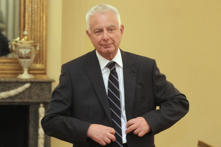 Ψαροντουφεκάς, μοτοσυκλετιστής και λάτρης της κλασικής μουσικής ο Π.Πικραμμένος | Newsit.gr Ψαροντουφεκάς, μοτοσυκλετιστής και λάτρης της κλασικής μουσικής ο Π.Πικραμμένος | Newsit.gr