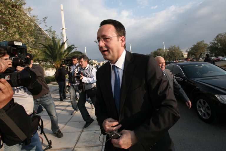 Απειλές σε Πιλάβιο πριν το κρίσιμο Δ.Σ. της ΕΠΟ | Newsit.gr Απειλές σε Πιλάβιο πριν το κρίσιμο Δ.Σ. της ΕΠΟ | Newsit.gr