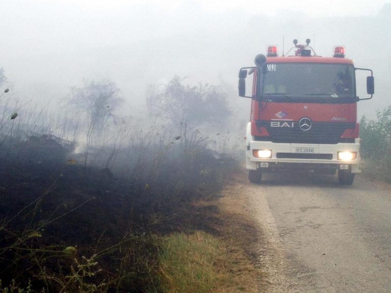 Συγκρούση πυροσβεστικού οχήματος με μηχανάκι στα Χανιά | Newsit.gr Συγκρούση πυροσβεστικού οχήματος με μηχανάκι στα Χανιά | Newsit.gr