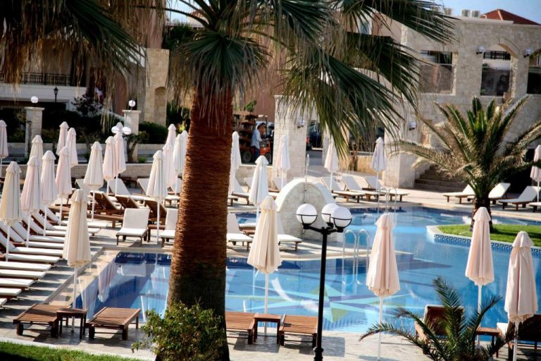 ΘΕΜΑ NEWSIT: Ο «βαρύς χειμώνας» του ελληνικού τουρισμού | Newsit.gr ΘΕΜΑ NEWSIT: Ο «βαρύς χειμώνας» του ελληνικού τουρισμού | Newsit.gr