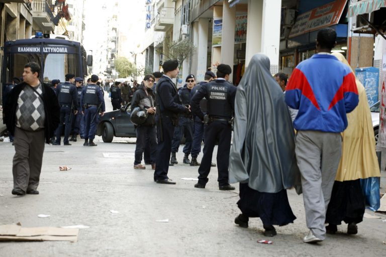 Την απήγαγαν και την “έβγαλαν” στην πορνεία | Newsit.gr Την απήγαγαν και την “έβγαλαν” στην πορνεία | Newsit.gr