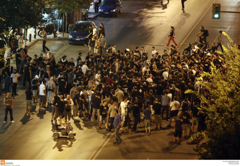 Ειρηνική πορεία διαμαρτυρίας και επιστολή στον Καστανίδη από του οπαδούς του ΠΑΟΚ | Newsit.gr Ειρηνική πορεία διαμαρτυρίας και επιστολή στον Καστανίδη από του οπαδούς του ΠΑΟΚ | Newsit.gr