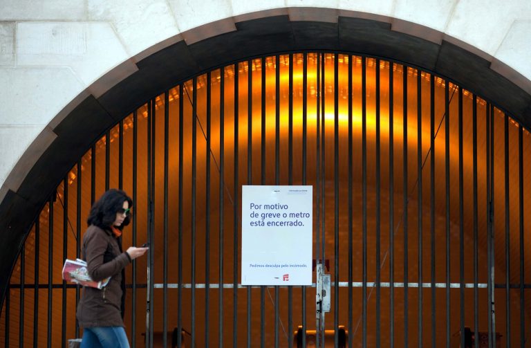 Βυθίζεται στην ύφεση και την ανεργία η Πορτογαλία | Newsit.gr Βυθίζεται στην ύφεση και την ανεργία η Πορτογαλία | Newsit.gr