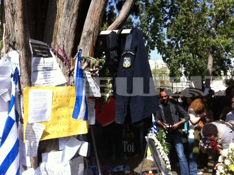Άγρια επίθεση σε ειδικούς φρούρους στο Σύνταγμα – Σε άσχημη κατάσταση νοσηλεύεται ο ένας στο 401 | Newsit.gr Άγρια επίθεση σε ειδικούς φρούρους στο Σύνταγμα – Σε άσχημη κατάσταση νοσηλεύεται ο ένας στο 401 | Newsit.gr