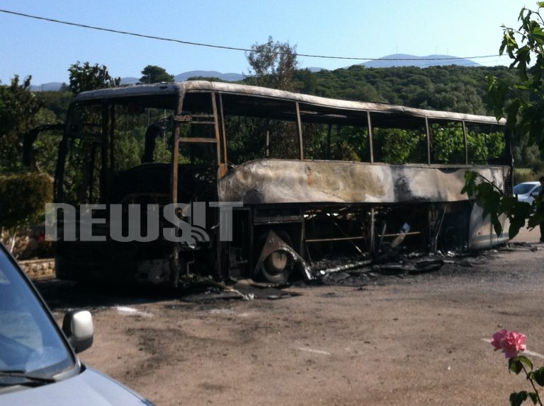 Συνελήφθησαν τρεις για τον εμπρησμό στο πούλμαν του Ολυμπιακού | Newsit.gr Συνελήφθησαν τρεις για τον εμπρησμό στο πούλμαν του Ολυμπιακού | Newsit.gr