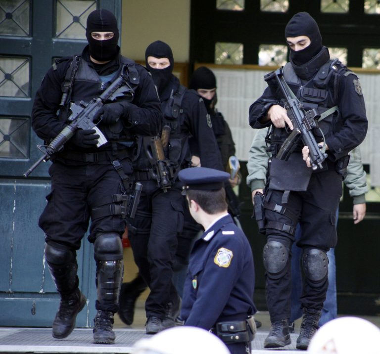 Βαριές ποινές για τέσσερα μέλη των «Πυρήνων της Φωτιάς» | Newsit.gr Βαριές ποινές για τέσσερα μέλη των «Πυρήνων της Φωτιάς» | Newsit.gr