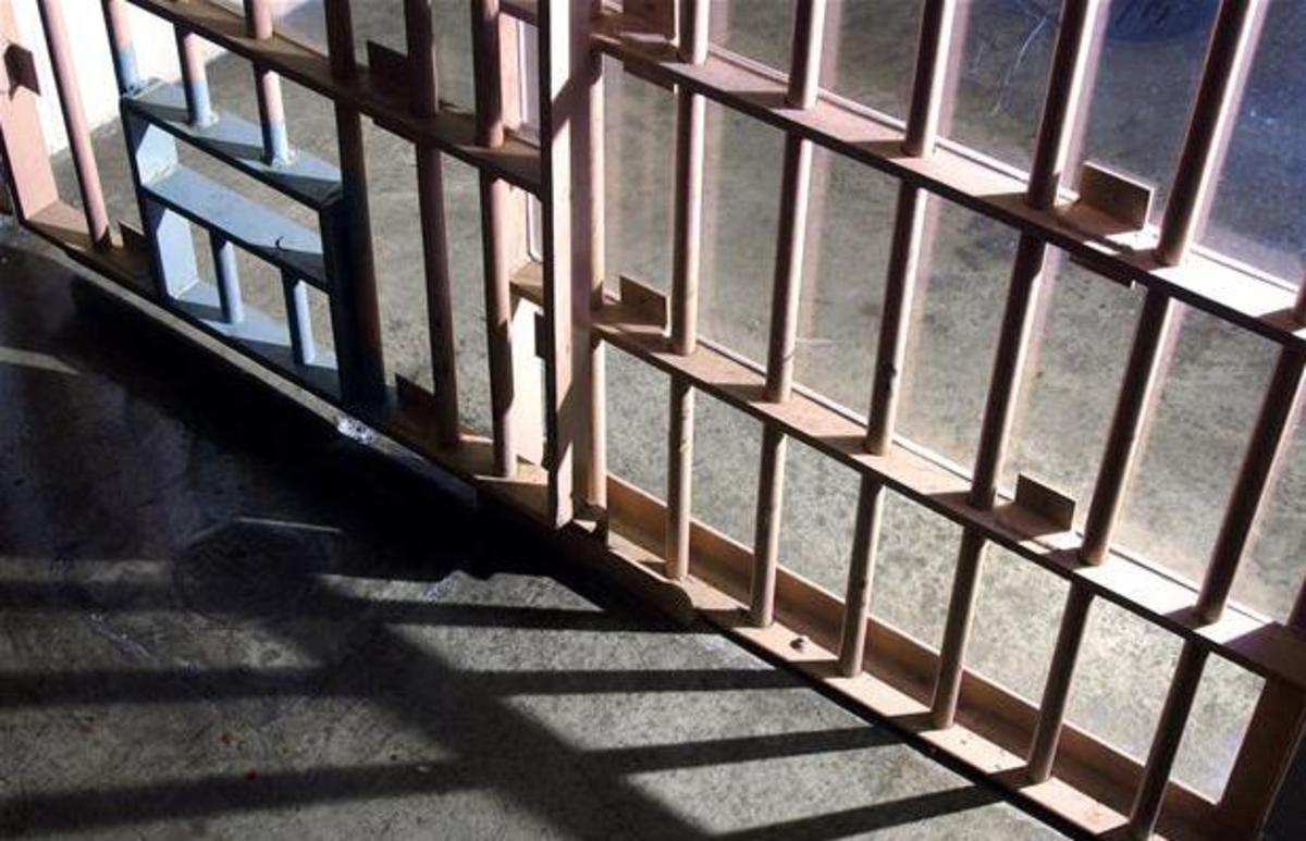 Τον συνέλαβαν παράνομα, τον βίασαν και πέθανε στο κρατητήριο | Newsit.gr Τον συνέλαβαν παράνομα, τον βίασαν και πέθανε στο κρατητήριο | Newsit.gr