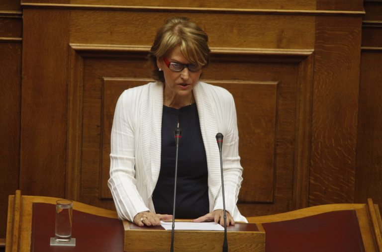 Ρεπούση σε βουλευτή Ν.Δ:»Συνωστίζεστε με Χρυσαυγίτες» | Newsit.gr Ρεπούση σε βουλευτή Ν.Δ:»Συνωστίζεστε με Χρυσαυγίτες» | Newsit.gr