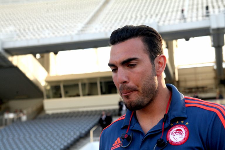 Ολυμπιακός: Μετανιωμένος! Θέλει να επιστρέψει ο Ρομπέρτο | Newsit.gr Ολυμπιακός: Μετανιωμένος! Θέλει να επιστρέψει ο Ρομπέρτο | Newsit.gr
