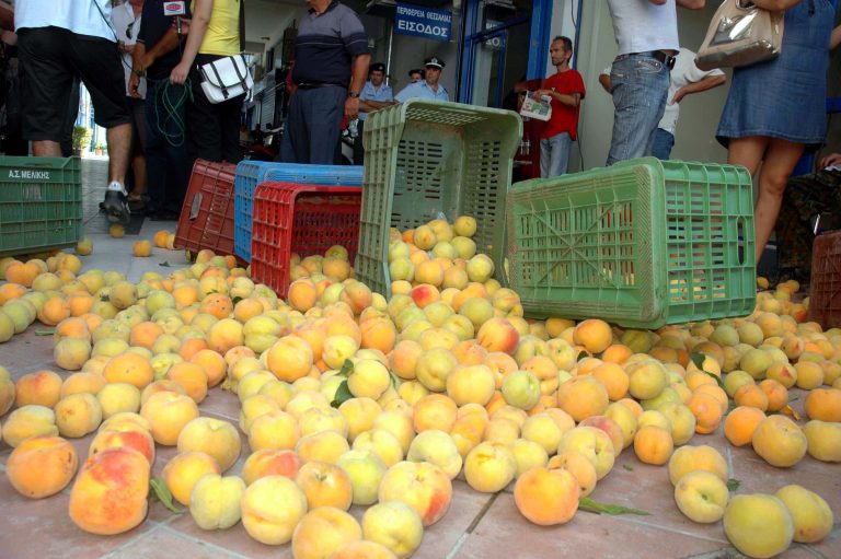 Πέλλα: Στους δρόμους για τις τιμές των ροδάκινων! | Newsit.gr Πέλλα: Στους δρόμους για τις τιμές των ροδάκινων! | Newsit.gr