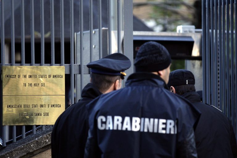 Έστειλαν επιστολή με σφαίρα οι τρομοκράτες που είχαν στείλει τη βόμβα στην ελληνική πρεσβεία | Newsit.gr Έστειλαν επιστολή με σφαίρα οι τρομοκράτες που είχαν στείλει τη βόμβα στην ελληνική πρεσβεία | Newsit.gr