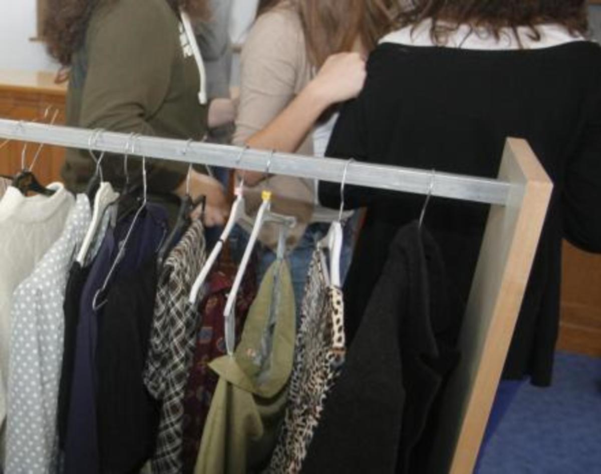Κρήτη: Tρεις Αλβανίδες ρήμαξαν τα καταστήματα | Newsit.gr Κρήτη: Tρεις Αλβανίδες ρήμαξαν τα καταστήματα | Newsit.gr