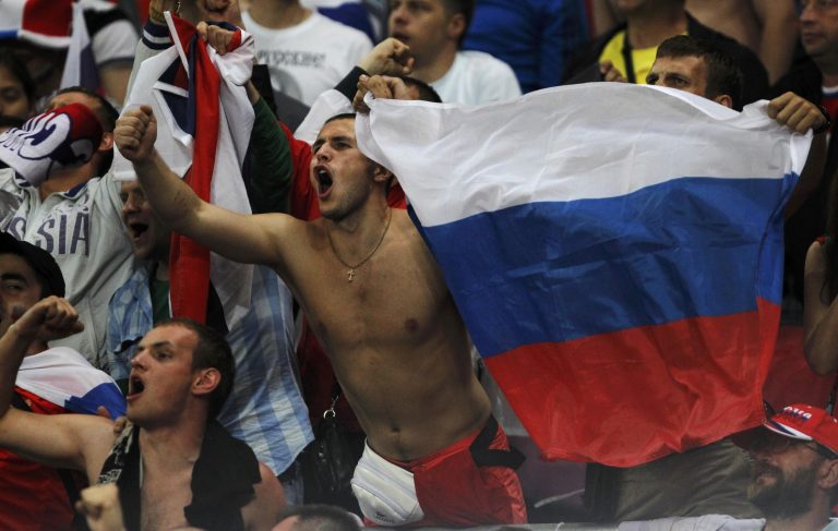 Η UEFA ξεκινάει έρευνα για τα έκτροπα των Ρώσων(VIDEO) | Newsit.gr Η UEFA ξεκινάει έρευνα για τα έκτροπα των Ρώσων(VIDEO) | Newsit.gr