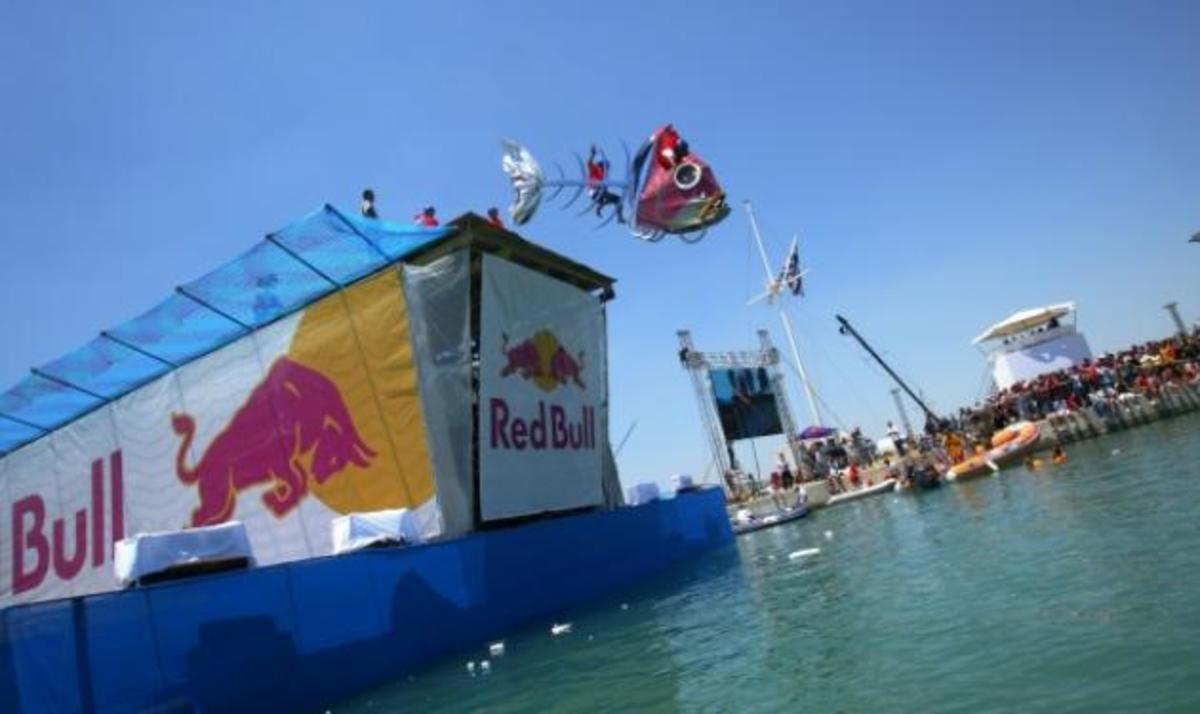 Red Bull Flugtag! To event που δεν πρέπει να χάσεις! | Newsit.gr Red Bull Flugtag! To event που δεν πρέπει να χάσεις! | Newsit.gr
