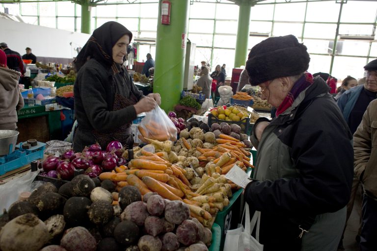 Το 65% των Ρουμάνων προτιμά τα εγχώρια προϊόντα | Newsit.gr Το 65% των Ρουμάνων προτιμά τα εγχώρια προϊόντα | Newsit.gr