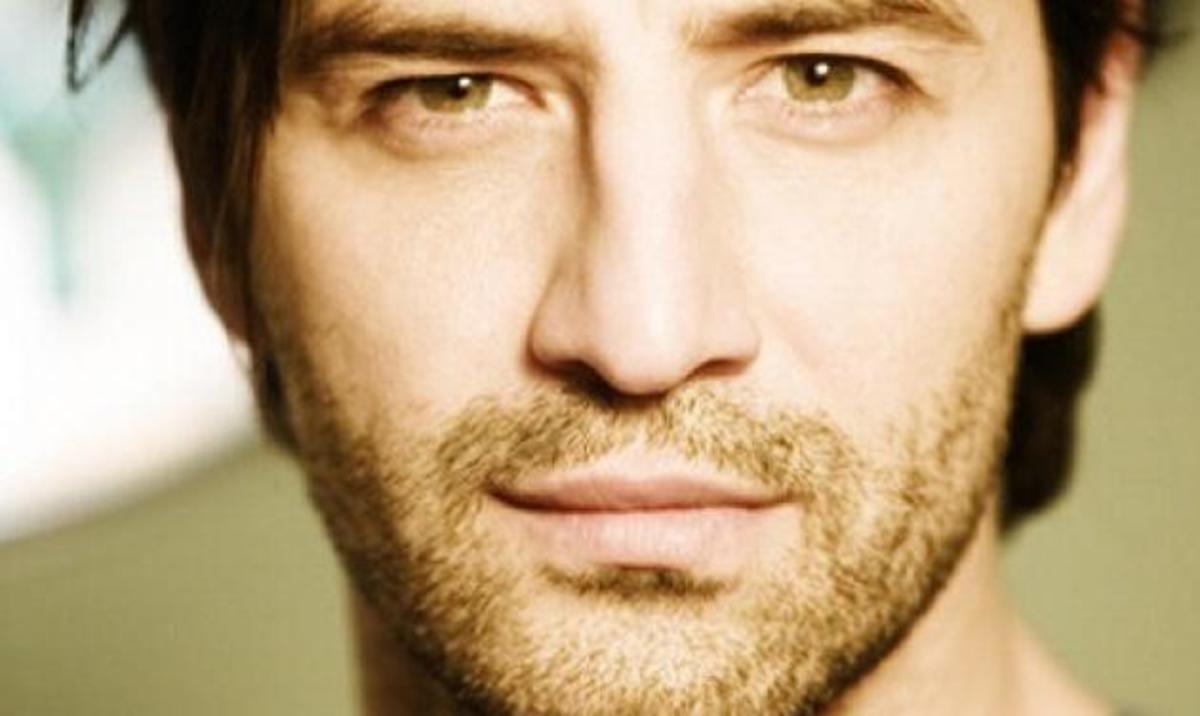 Ακου το καινούριο τραγούδι του Σάκη Ρουβά, «Τώρα»! | Newsit.gr Ακου το καινούριο τραγούδι του Σάκη Ρουβά, «Τώρα»! | Newsit.gr
