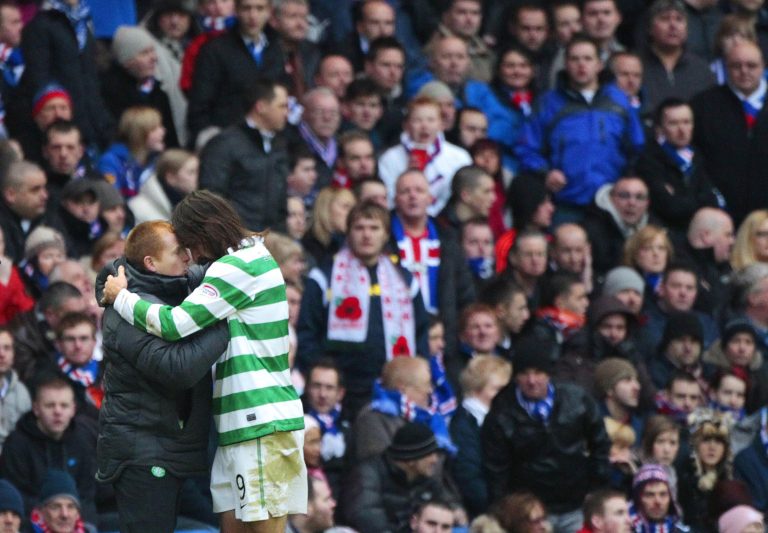 Ο Σαμαράς σκόραρε δις και έκρινε το Old Firm – Δείτε το βίντεο | Newsit.gr Ο Σαμαράς σκόραρε δις και έκρινε το Old Firm – Δείτε το βίντεο | Newsit.gr