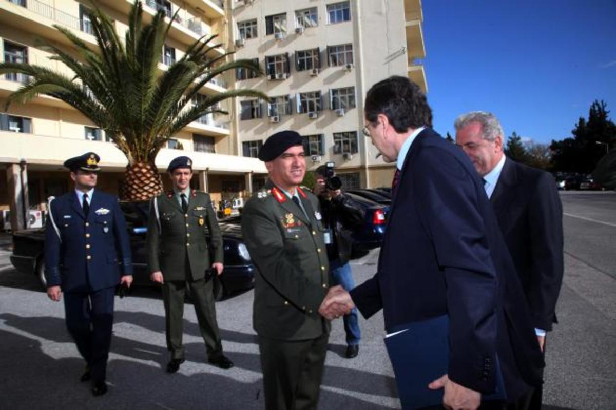 «Δεν είμαστε επαίτες κ.πρωθυπουργέ»! Απόστρατοι προς Σαμαρά | Newsit.gr «Δεν είμαστε επαίτες κ.πρωθυπουργέ»! Απόστρατοι προς Σαμαρά | Newsit.gr