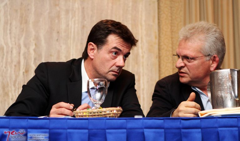 Βγήκαν…μαχαίρια – «Υπήρξε πρόεδρος της ΠΕΦ Ολυμπιακού Χίου ο Σαρρής» | Newsit.gr Βγήκαν…μαχαίρια – «Υπήρξε πρόεδρος της ΠΕΦ Ολυμπιακού Χίου ο Σαρρής» | Newsit.gr