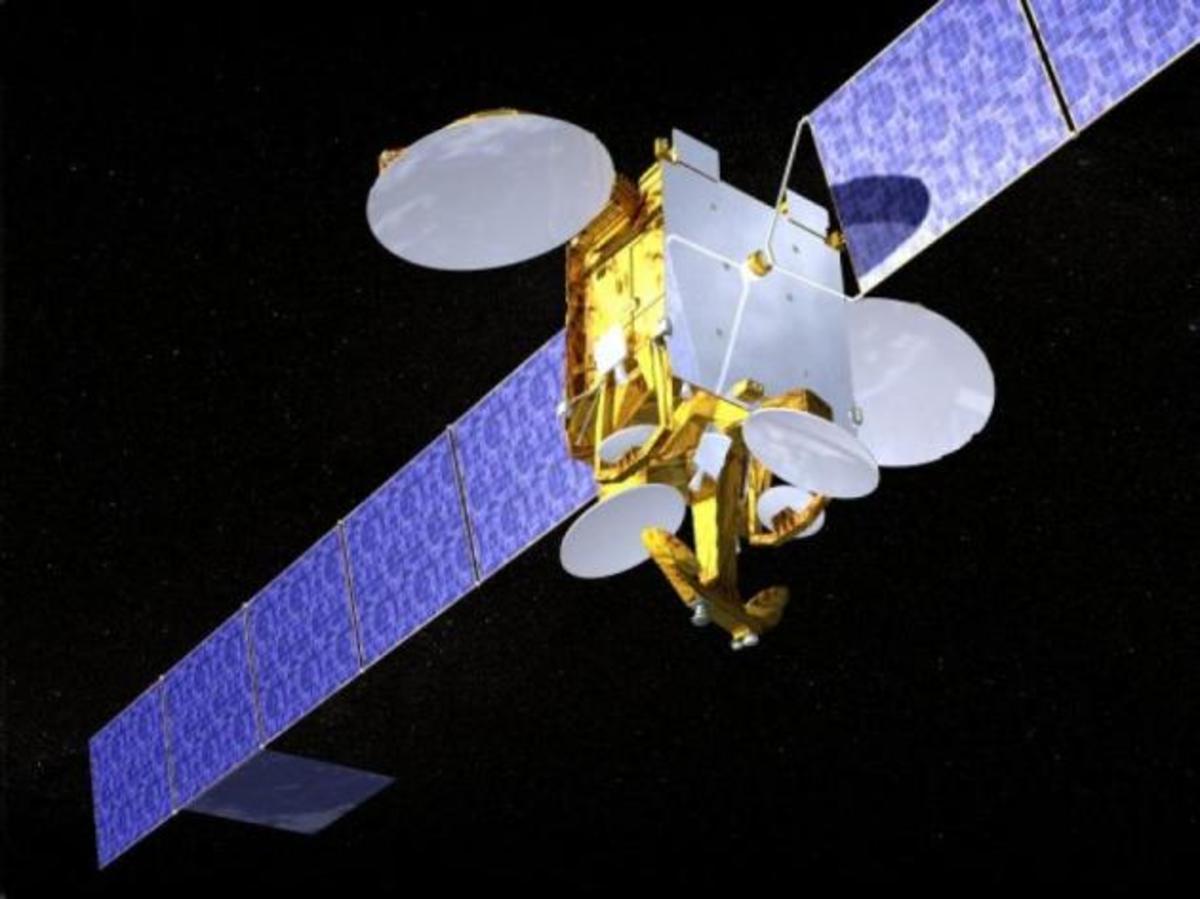 Βγάζουν στο σφυρί τον Hellas Sat. Τι σημαίνει για τις Ένοπλες Δυνάμεις | Newsit.gr Βγάζουν στο σφυρί τον Hellas Sat. Τι σημαίνει για τις Ένοπλες Δυνάμεις | Newsit.gr