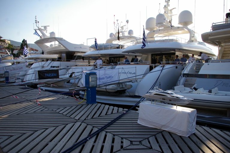 Στο σφυρί εκατοντάδες πολυτελή σκάφη | Newsit.gr Στο σφυρί εκατοντάδες πολυτελή σκάφη | Newsit.gr