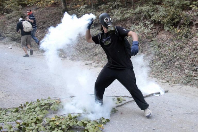 Τον έπιασαν δύο μήνες μετά για τα επεισόδια στις Σκουριές – Τον «μαρτύρησε» η κάμερα | Newsit.gr Τον έπιασαν δύο μήνες μετά για τα επεισόδια στις Σκουριές – Τον «μαρτύρησε» η κάμερα | Newsit.gr