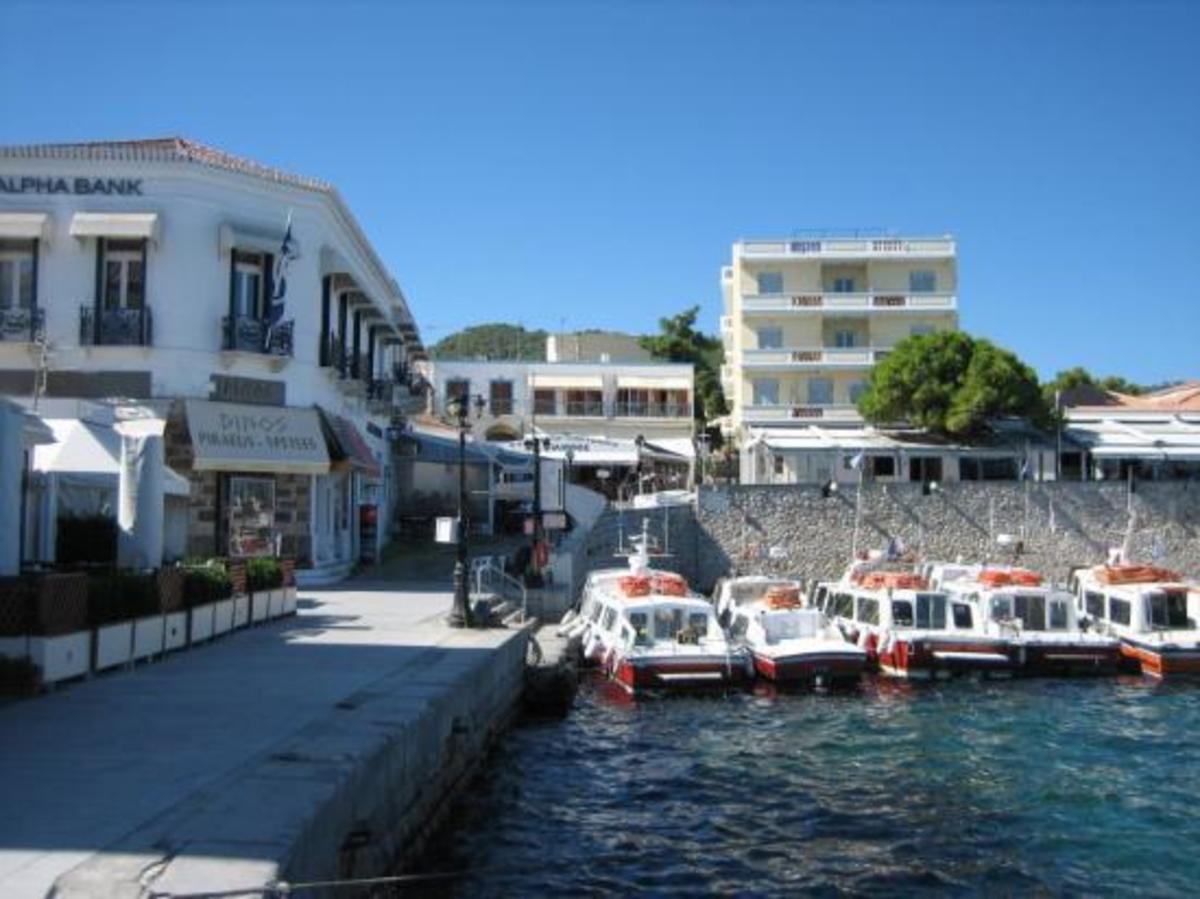 Ληστεία με… ταχύπλοο στις Σπέτσες! Πληροφορίες ότι το έκαψαν μετά στο Πόρτο Χέλι – Πήραν 500.000 ευρώ | Newsit.gr Ληστεία με… ταχύπλοο στις Σπέτσες! Πληροφορίες ότι το έκαψαν μετά στο Πόρτο Χέλι – Πήραν 500.000 ευρώ | Newsit.gr