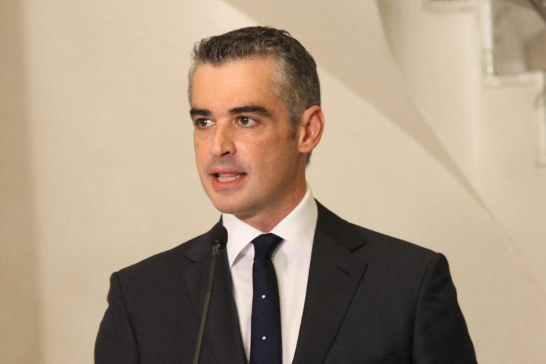 Σάλος για τη μεζονέτα του Α. Σπηλιωτόπουλου | Newsit.gr Σάλος για τη μεζονέτα του Α. Σπηλιωτόπουλου | Newsit.gr