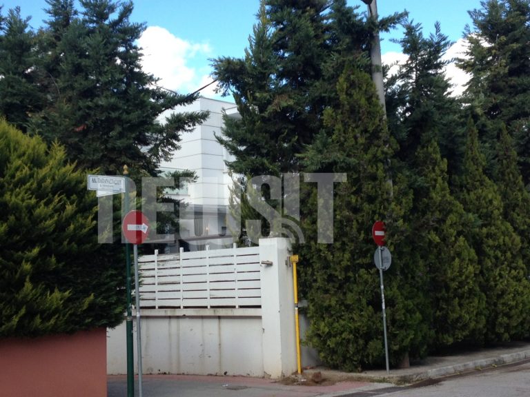 Συγκλονιστική μαρτυρία στο Newsit της γυναίκας που απείλησαν οι ληστές στη N.Ερυθραία | Newsit.gr Συγκλονιστική μαρτυρία στο Newsit της γυναίκας που απείλησαν οι ληστές στη N.Ερυθραία | Newsit.gr