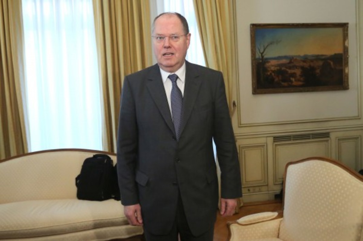 Ο αντίπαλος της Μέρκελ της φορτώνει το κυπριακό ΟΧΙ | Newsit.gr Ο αντίπαλος της Μέρκελ της φορτώνει το κυπριακό ΟΧΙ | Newsit.gr